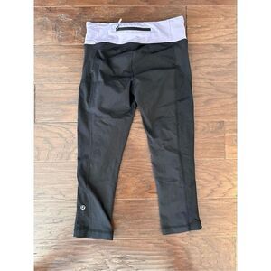 Lululemon  Black Cropped  Leggings Purple Waistband size 4